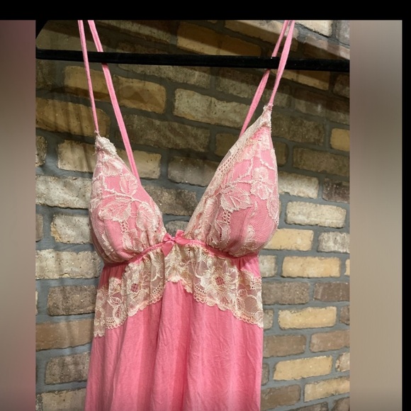 Victorias Secret Lace Trimmed Slip Chemise Silver Metallic Pink Size Medium - Picture 4 of 4